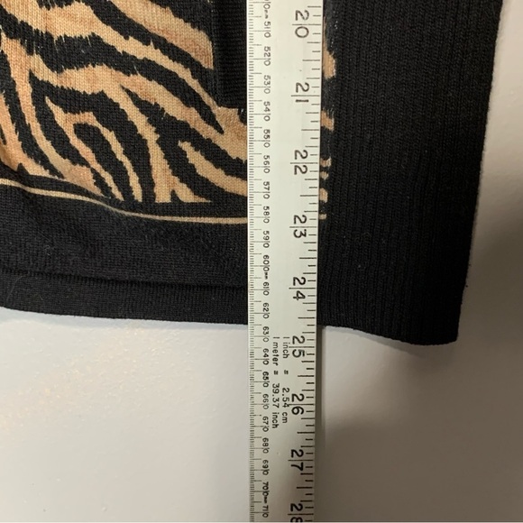 Chico’s Zynergy leopard sweater zip up jacket. Size 1 (8 M) - Picture 9 of 10